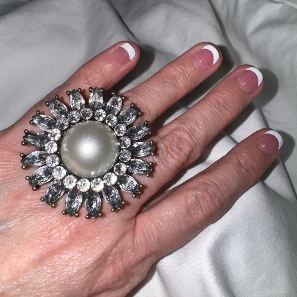 Silver & Pearl Statement Ring – Elegant Classic Jewelry